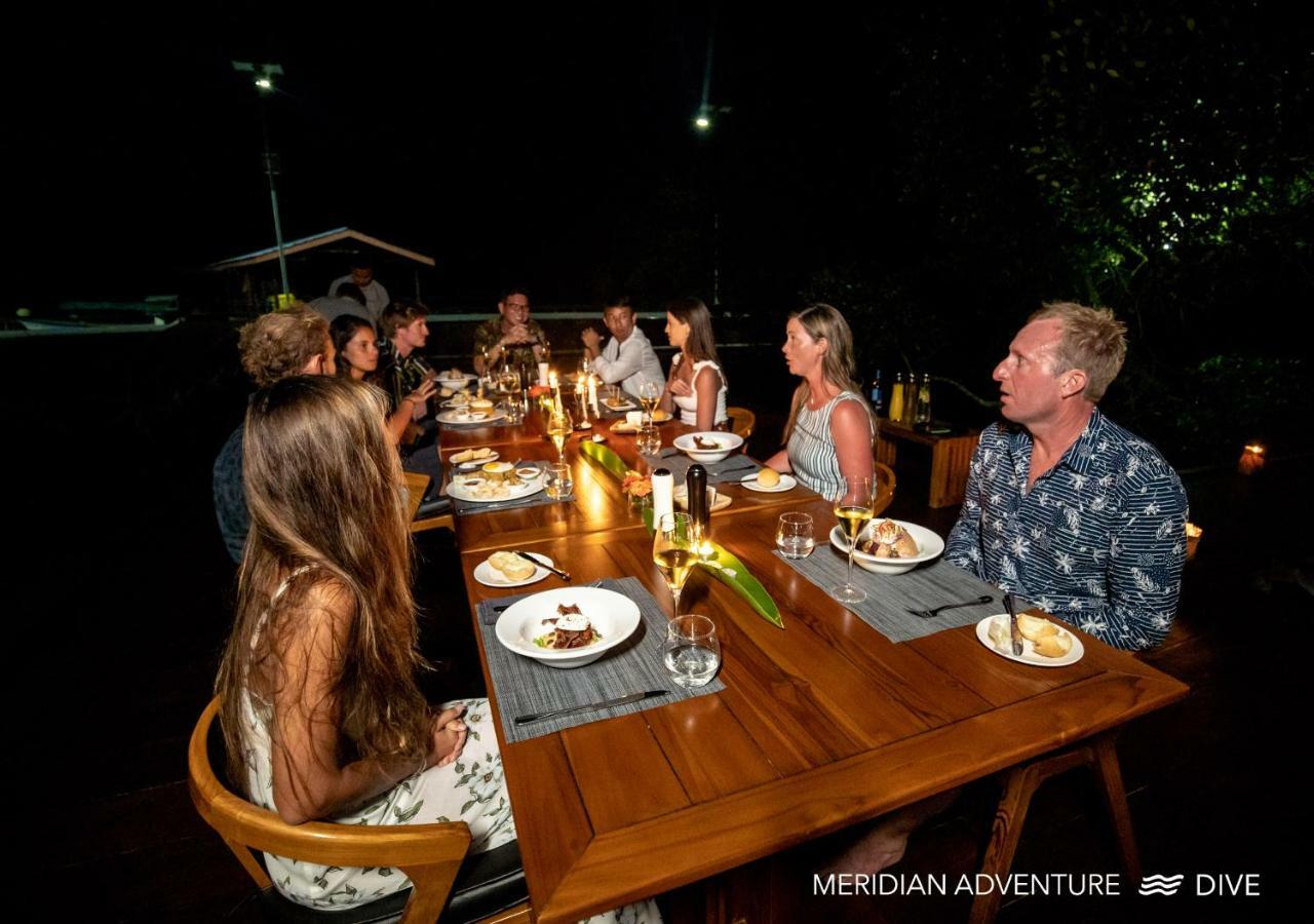Meridian Adventure Marina Club & Resort Waisai Exterior photo