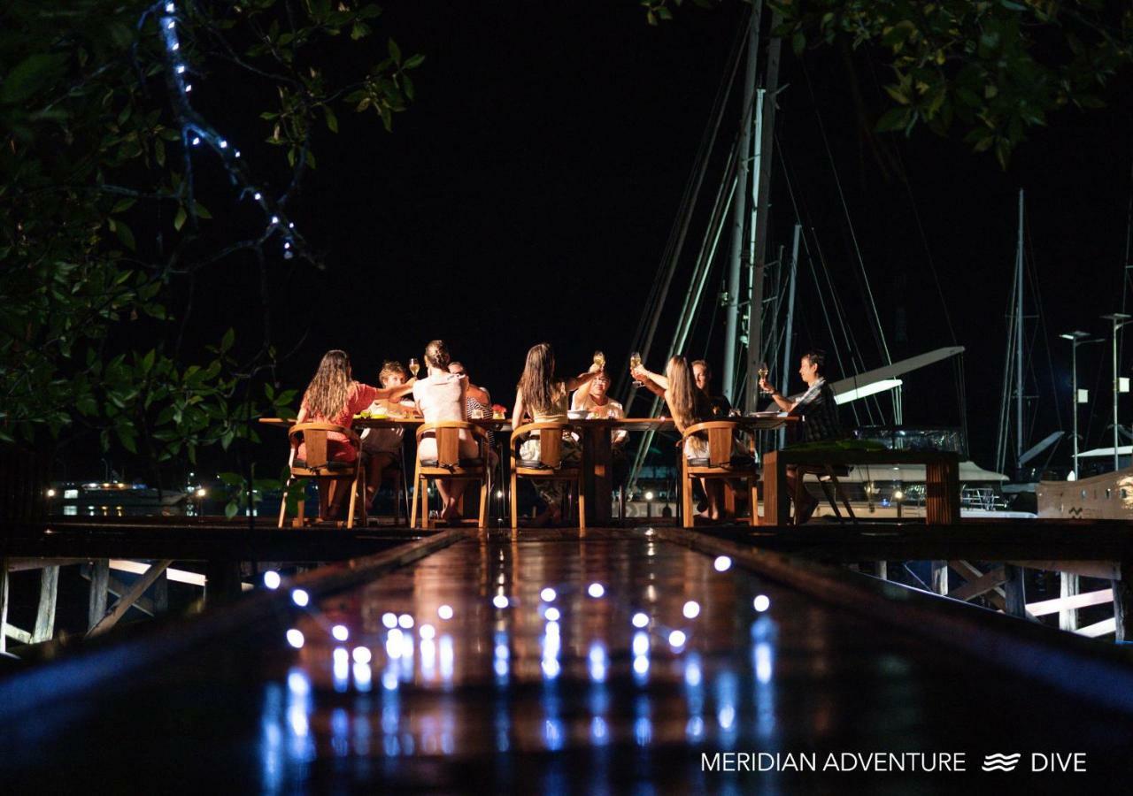 Meridian Adventure Marina Club & Resort Waisai Exterior photo